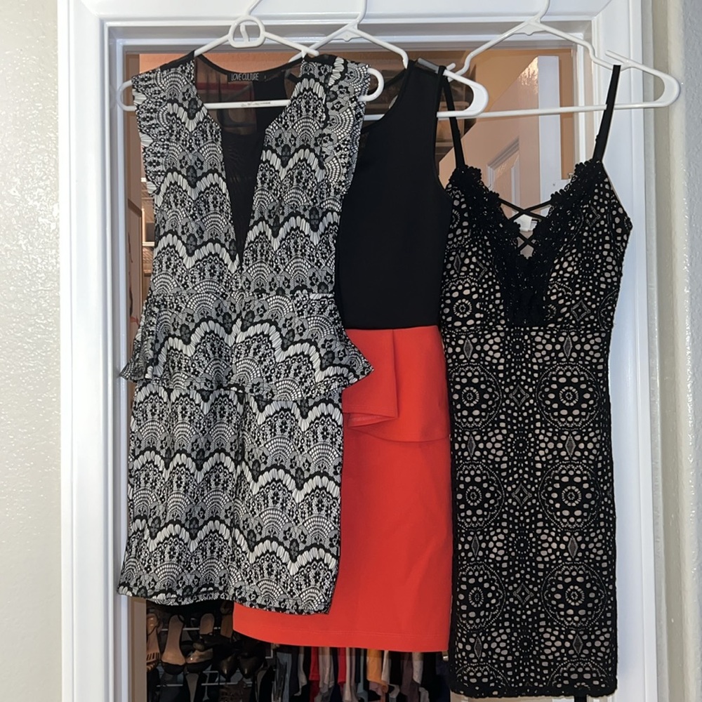 4 dresses for the price of 1! Perfect for the holidays